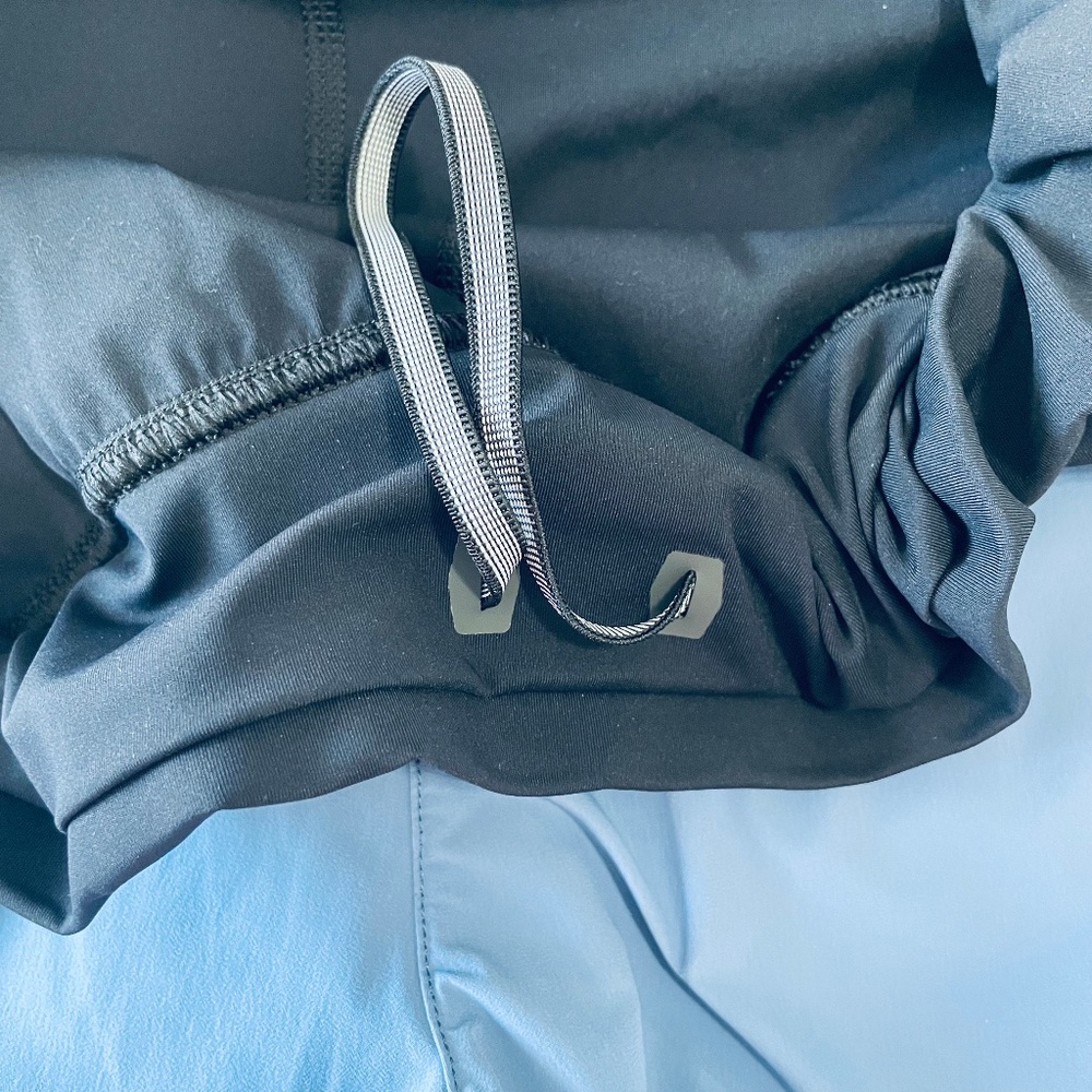 ONCLOUD RUNNING SHORTS - Picture 7 of 7